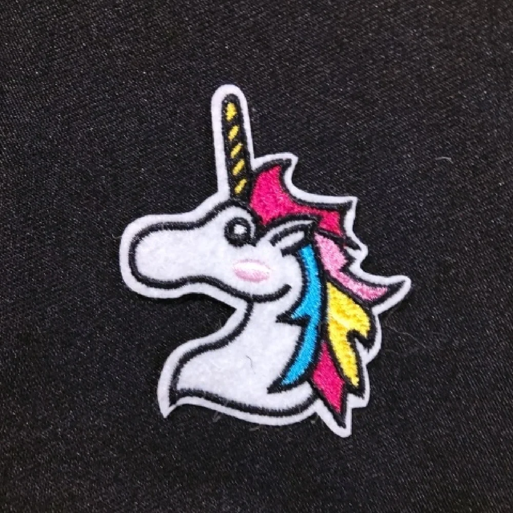 Unicorn Embroidered Patch Iron On - Picture 1 of 2
